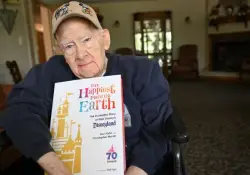 'Pictures outlast your memories': 96-year-old Elgin man's photos featured in book celebrating 70th anniversary of Disneyland
